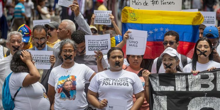 Venezuela liberó a ocho militares condenados por “instigación” contra el régimen de Nicolás Maduro