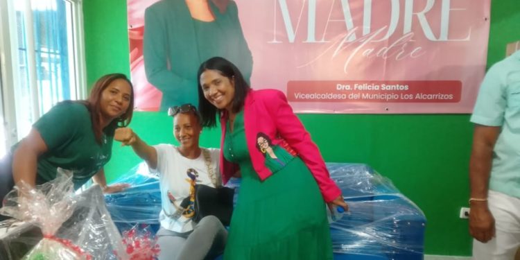 Vicealcaldesa de los Alcarrizos agasaja a las madres: honra su amor incondicional, sacrificios y dedicación