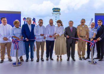 Inauguran torre de control y sistema de balizamiento de pista en la Base Aérea de San Isidro