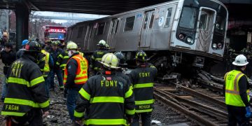 Tren se descarrila en Nueva York