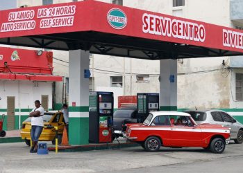 Cuba deja de fijar los precios minoristas para el combustible, por motivos económicos
