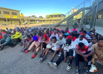 Detienen a 108 haitianos indocumentados durante operativo migratorio en Constanza