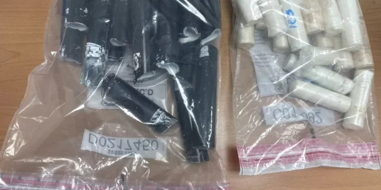 Arrestan mujer en aeropuerto del Cibao con cocaína oculta en tubos de maletas