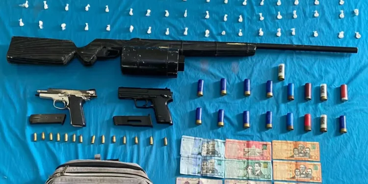 DNCD ocupa drogas y armas durante operativo en San Cristóbal; arrestan al “Poli” y a la “Jaiba”