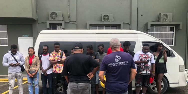 Ejército captura grupo de haitianos indocumentados durante patrullaje en Santiago