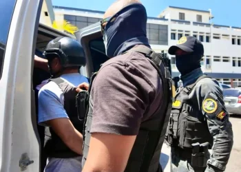 Arrestan a ocho personas vinculadas al decomiso de 1.7 toneladas de cocaína en costas de Pedernales