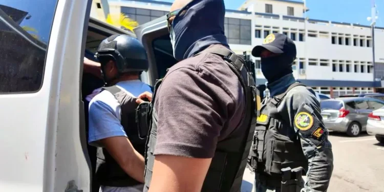 Arrestan a ocho personas vinculadas al decomiso de 1.7 toneladas de cocaína en costas de Pedernales