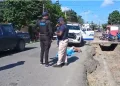 Lanzan cadáver de un hombre desde una motocicleta en marcha en Santiago