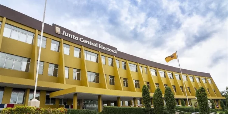 Nacidos en abril tendrán hasta el 11 de mayo para renovar su cédula, anuncia la JCE