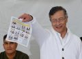 Gustavo Petro ejerce derecho al voto y escoge a su sucesor