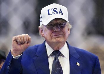 Trump aseguró que los buques “empiezan a salir” del estrecho de Ormuz tras el acuerdo entre EEUU e Irán