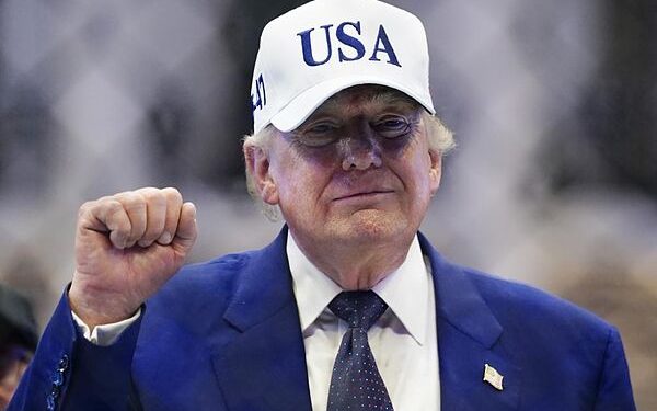Trump aseguró que los buques “empiezan a salir” del estrecho de Ormuz tras el acuerdo entre EEUU e Irán
