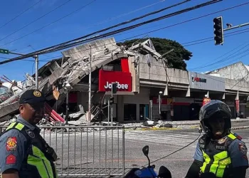 Decenas de muertos y heridos por un fuerte terremoto de magnitud 7,8 en el sur de Filipinas
