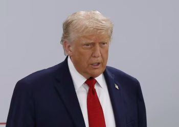 Trump advierte a Irán de que si no les gusta el pacto habrá más bombas "sobre sus cabezas"