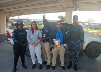 Interpol recibe mujer deportada de EE. UU. vinculada a caso de homicidio