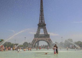 Casi 70.000 hogares se quedan sin electricidad en Francia por la ola de calor