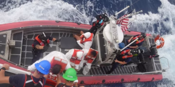 Repatrían a 32 migrantes de República Dominicana tras ser interceptados cerca de Puerto Rico
