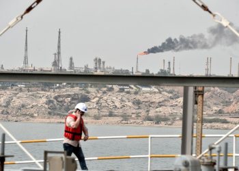 Trump promete arrebatarle a Irán su 'joya' petrolera
