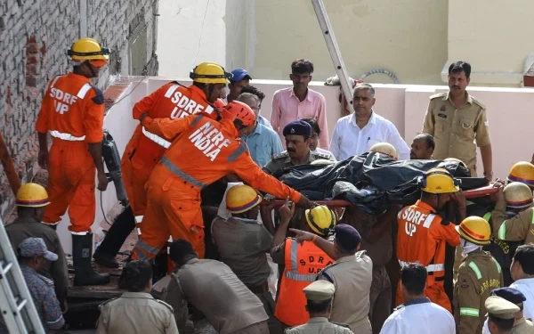 Al menos 14 menores muertos en incendio de centro educativo en la India