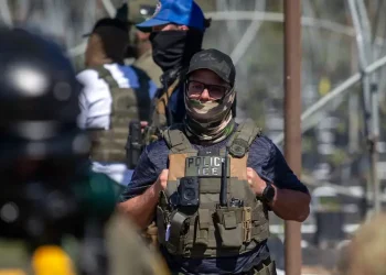 Tribunal autoriza reanudar deportaciones aceleradas en EEUU