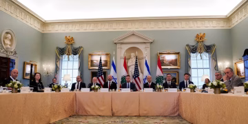 Israel y Líbano continúan este miércoles las negociaciones en Washington en medio de nuevos ataques y un frágil alto el fuego