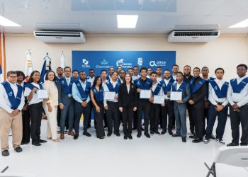 Carolina Mejía encabeza la quinta entrega de certificados a jóvenes de Cristo Rey y Villas Agrícolas