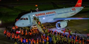 Primer avión de ayuda humanitaria de El Salvador arriba a Venezuela