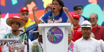 Delcy Rodríguez remueve de sus cargos en el Ejecutivo a un edecán de Maduro y a la hija menor de Hugo Chávez