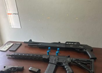 DINTEL y Policía Preventiva ocupan fusil, escopeta, pistola y municiones; dos hombres son detenidos durante operativo en Esperanza