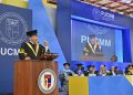 Doctor Leonardo Aguilera exhorta a 1,149 graduados de la PUCMM a ser visionarios y valorar la ética