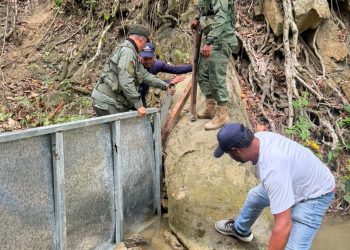 Medio Ambiente desmantela represa ilegal construida en el río Bellaco, en Jacagua