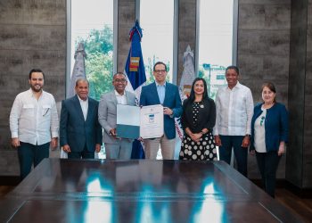 Departamento Aeroportuario recibe Sello CAF que reconoce transparencia en gestión