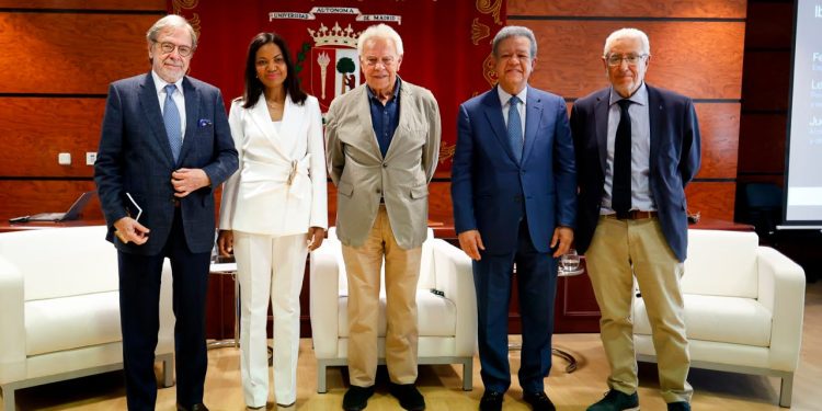 Leonel Fernández y Felipe González alertan sobre “caos mundial” y llaman a relanzar la unidad iberoamericana
