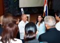 Embajadora de EE.UU. asiste al panel organizado por el Movimiento Justicia Jet Set