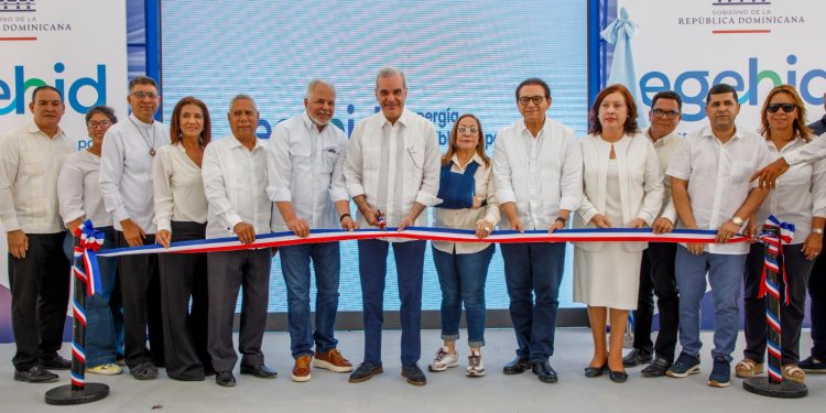 Presidente Abinader inaugura carretera Carrizal–La Piedra–La Guázuma, que impulsa producción agrícola, mejora movilidad de las familias