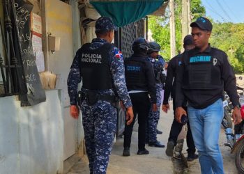 DICRIM investiga robo en colmado de Buena Vista Primera en Villa Mella; Policía refuerza patrullaje preventivo en la zona