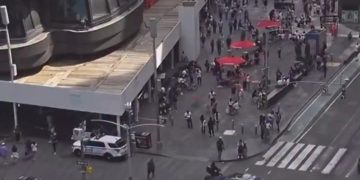 Un hombre generó pánico este jueves tras realizar varios disparos en Times Square