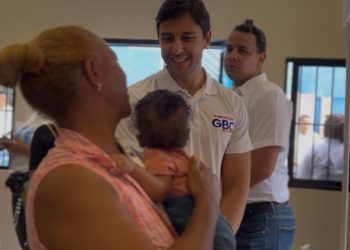 Raymond Rodríguez y Fundación GBC llevan salud, esperanza y ayuda social a más de 350 familias de El Manguito