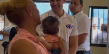 Raymond Rodríguez y Fundación GBC llevan salud, esperanza y ayuda social a más de 350 familias de El Manguito