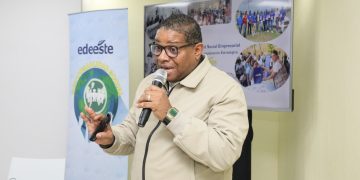 Edeeste imparte charla sobre eficiencia energética a periodistas y dueños de medios de Monte Plata