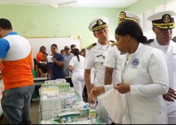 Armada lleva salud y bienestar a cientos de familias durante jornada comunitaria en Barahona