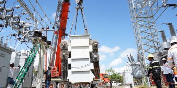 Edesur mejora la continuidad y calidad del suministro en Azua con la instalación de tres nuevos transformadores de distribución