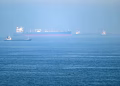Irán confirma que estrecho de Ormuz "está completamente abierto" para barcos comerciales