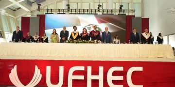UFHEC gradúa a 2,185 profesionales en su 48.ª investidura; Raquel Peña resalta aporte educativo
