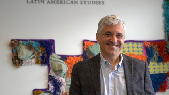 Steven Levitsky visitará RD para analizar el estado de la democracia en América Latina