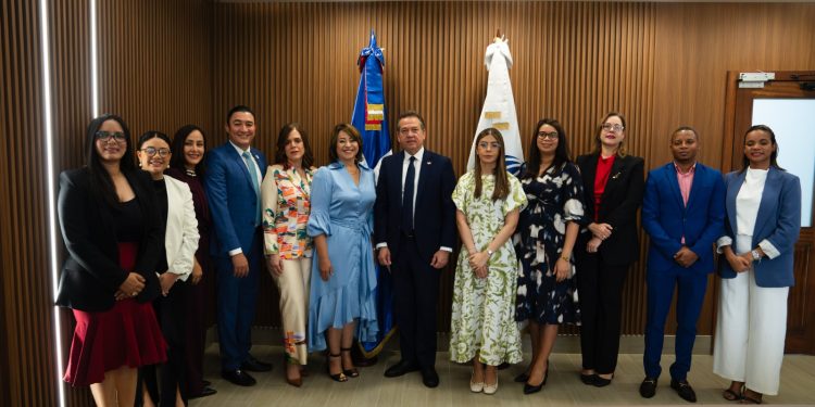 MIVHED y sector financiero impulsan mecanismo que facilitará el acceso a vivienda a familias sin historial crediticio