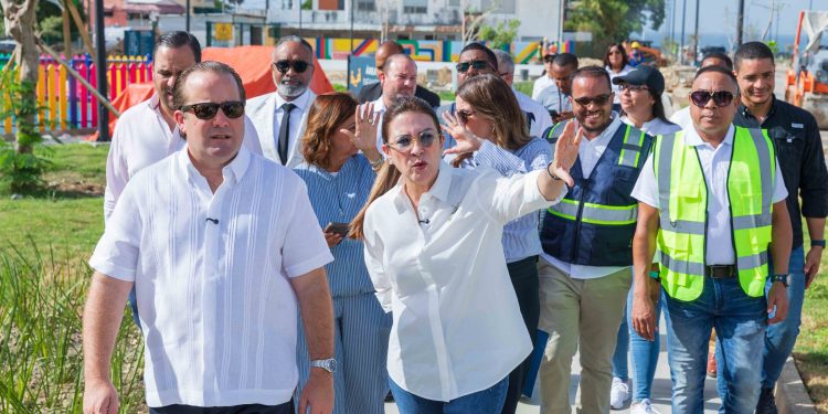 Carolina y Paliza supervisan trabajos finales del Paseo 30 de Mayo y anuncian su inauguración la próxima semana