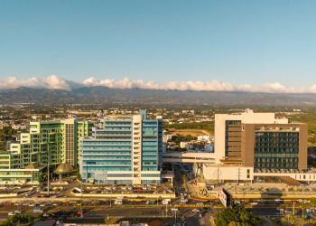 El HOMS se consolida en la élite hospitalaria al obtener la Acreditación Platino de Accreditation Canada