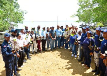 Hecmilio Galván celebra el Día mundial del Medio Ambiente con jornada de reforestación en Bahía de la Gina