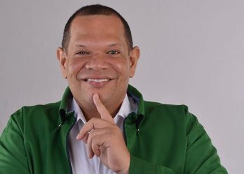 Carlos Guzmán dice a La Prensa RD que es falso su retorno al PLD